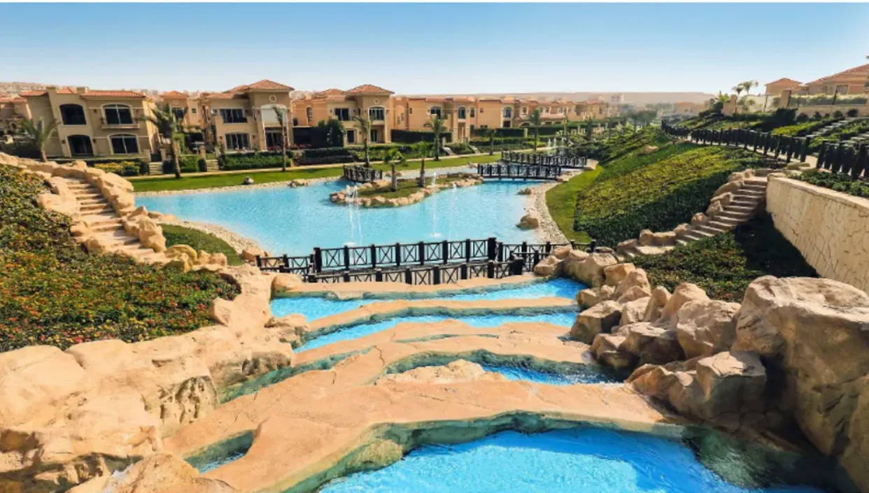 Villa for sale in Stone Park in New Cairo of 240 m² with 3 bedrooms