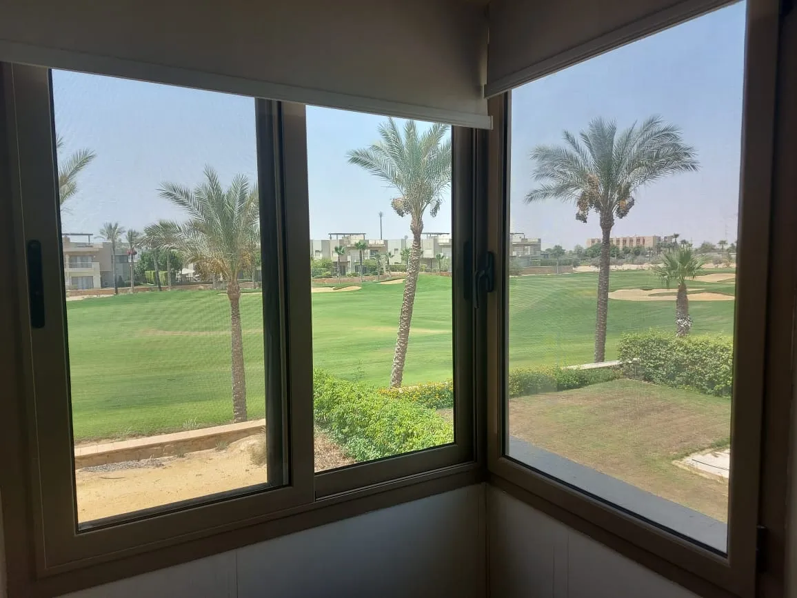 Chalet for sale in Little Venice in Ain Sokhna of 104 m² with 2 bedrooms