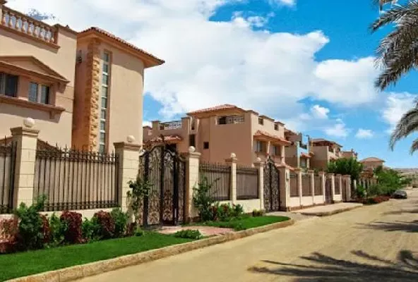 Villa for sale in Royal City in El Sheikh Zayed of 1400 m² with 12 bedrooms