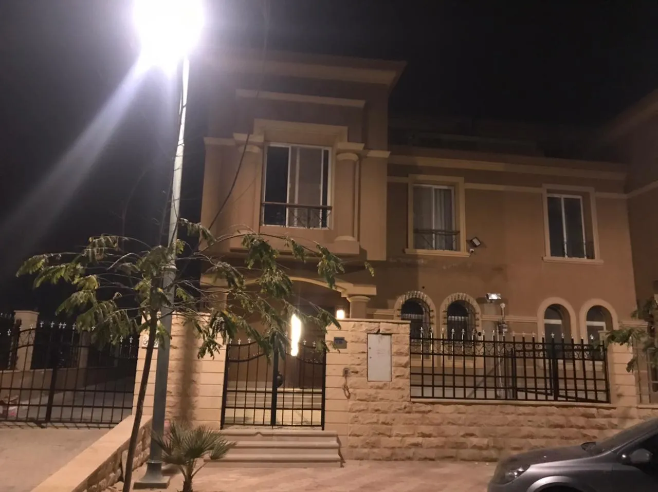 Twinhouse for sale in Royal Meadows Sheikh Zayed in El Sheikh Zayed of 350 m² with 3 bedrooms