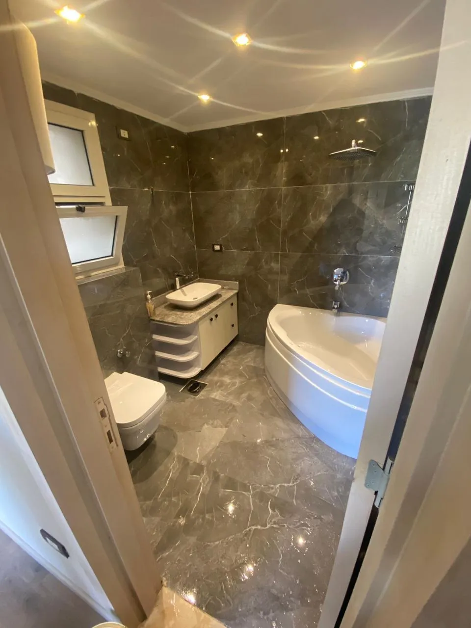  للبيع في سوليا في  بمساحة 0 م² تتكون من 0 غرف