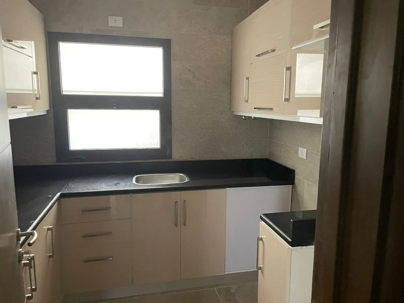  للبيع في فيفث سكوير المراسم في  بمساحة 0 م² تتكون من 0 غرف