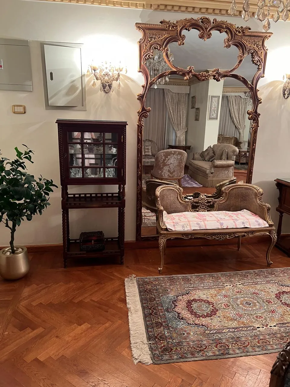 Apartment for sale in El Rehab in New Cairo of 215 m² with 3 bedrooms