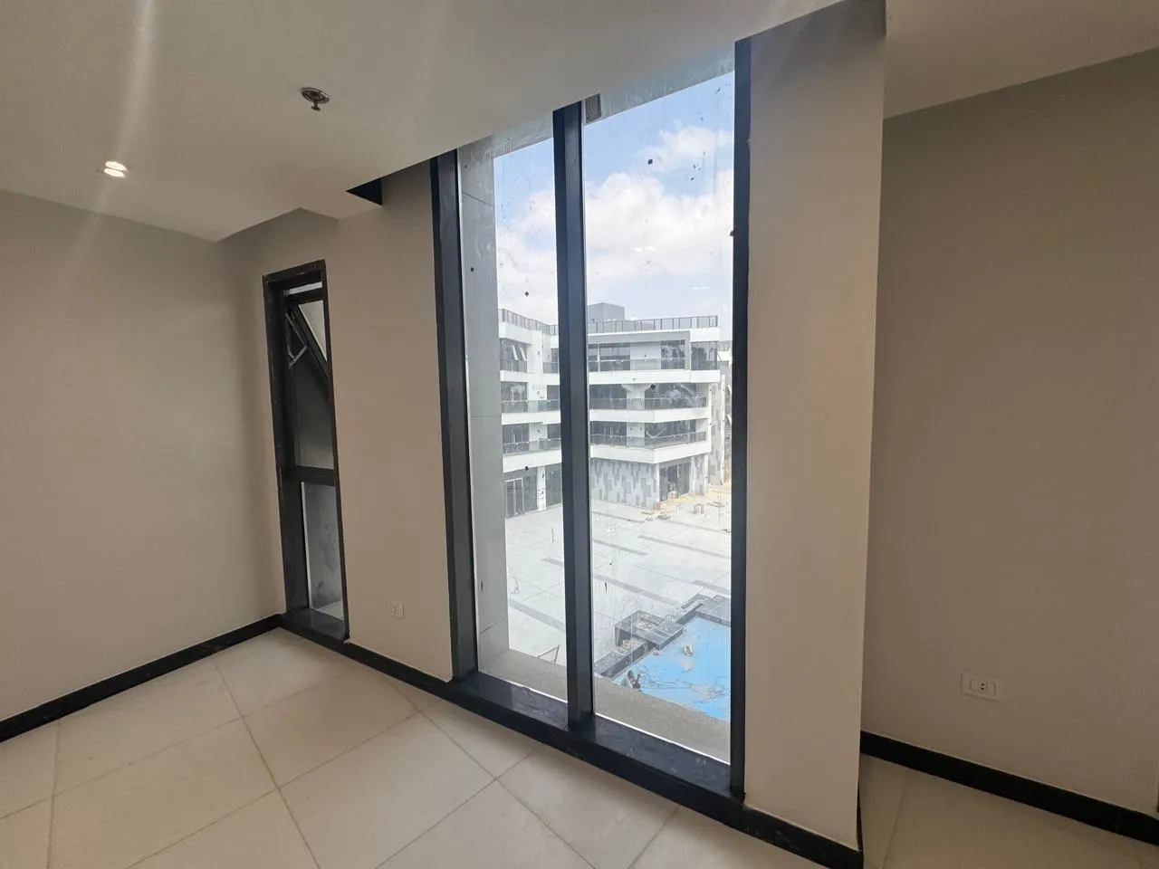 Medical for sale in Central Avenue in El Sheikh Zayed of 103 m² with 2 bedrooms