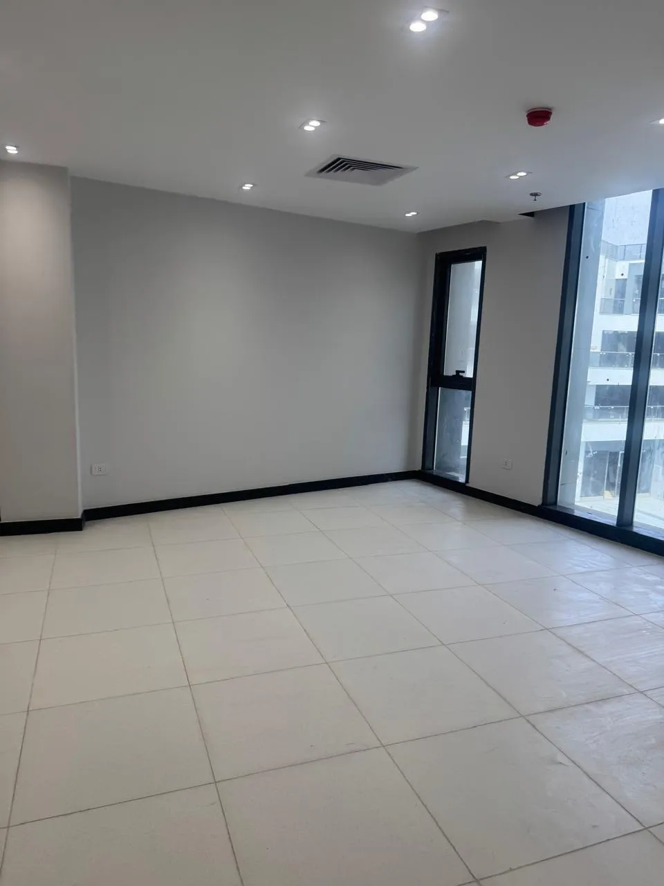 Medical for sale in Central Avenue in El Sheikh Zayed of 103 m² with 2 bedrooms