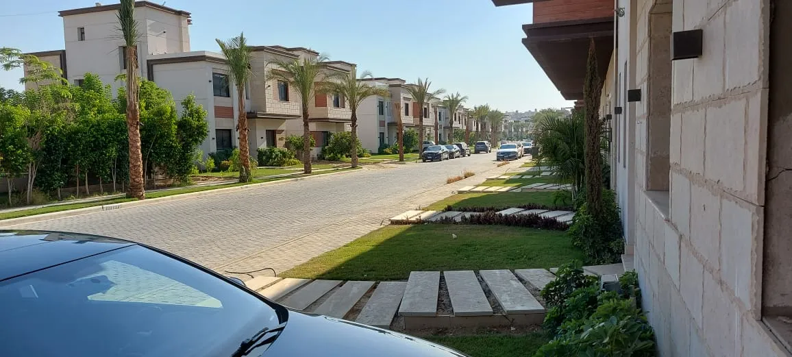 للبيع في ازار القاهرة الجديدة في بمساحة 0 م² تتكون من 0 غرف