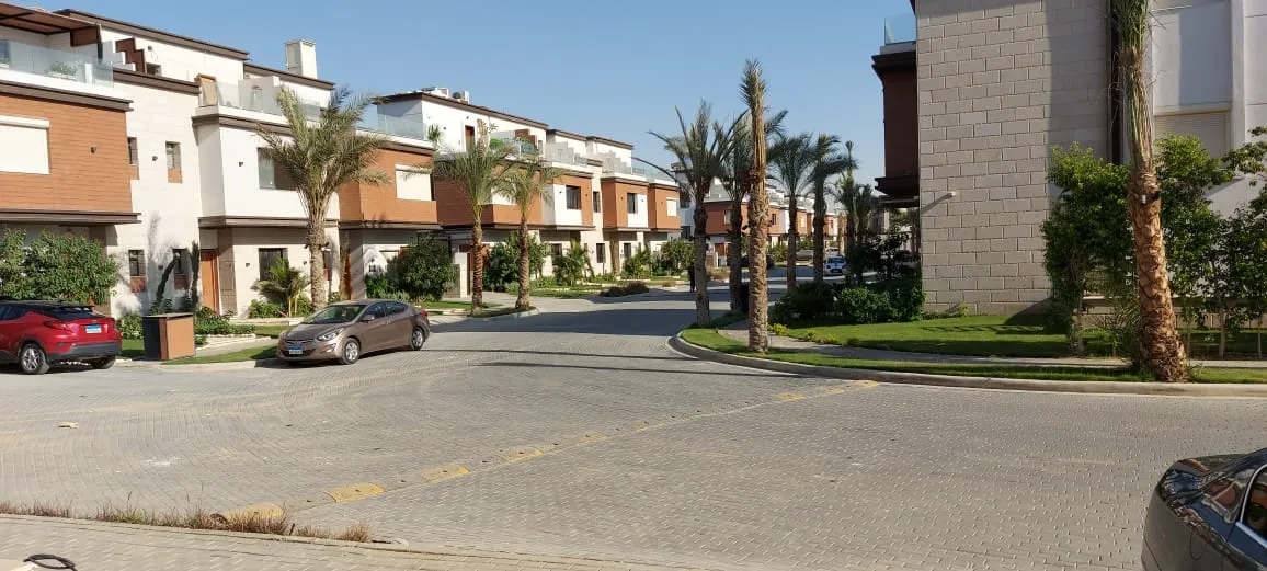 للبيع في ازار القاهرة الجديدة في بمساحة 0 م² تتكون من 0 غرف