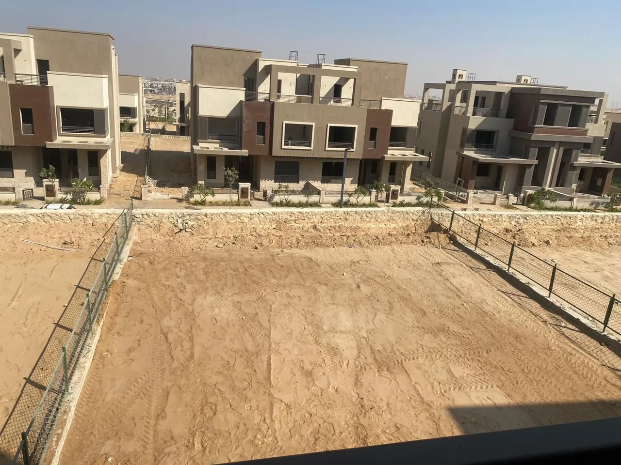 للبيع في نيو جيزة في بمساحة 0 م² تتكون من 0 غرف