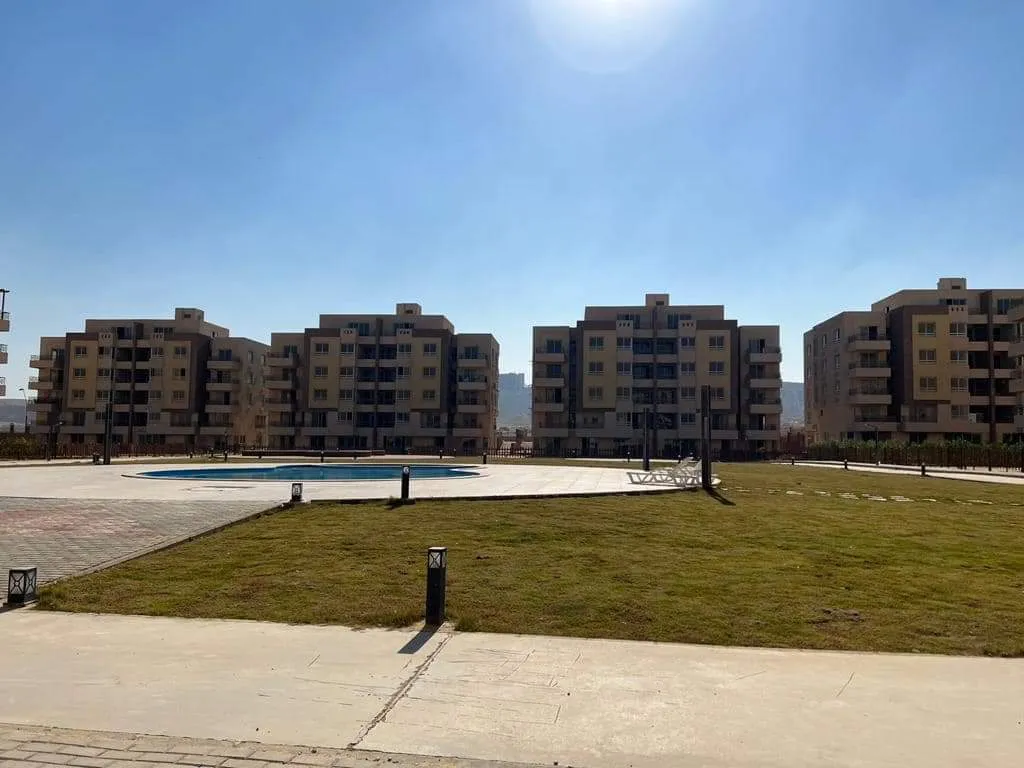 Duplex for sale in Promenade in 6th of October City of 275 m² with 4 bedrooms