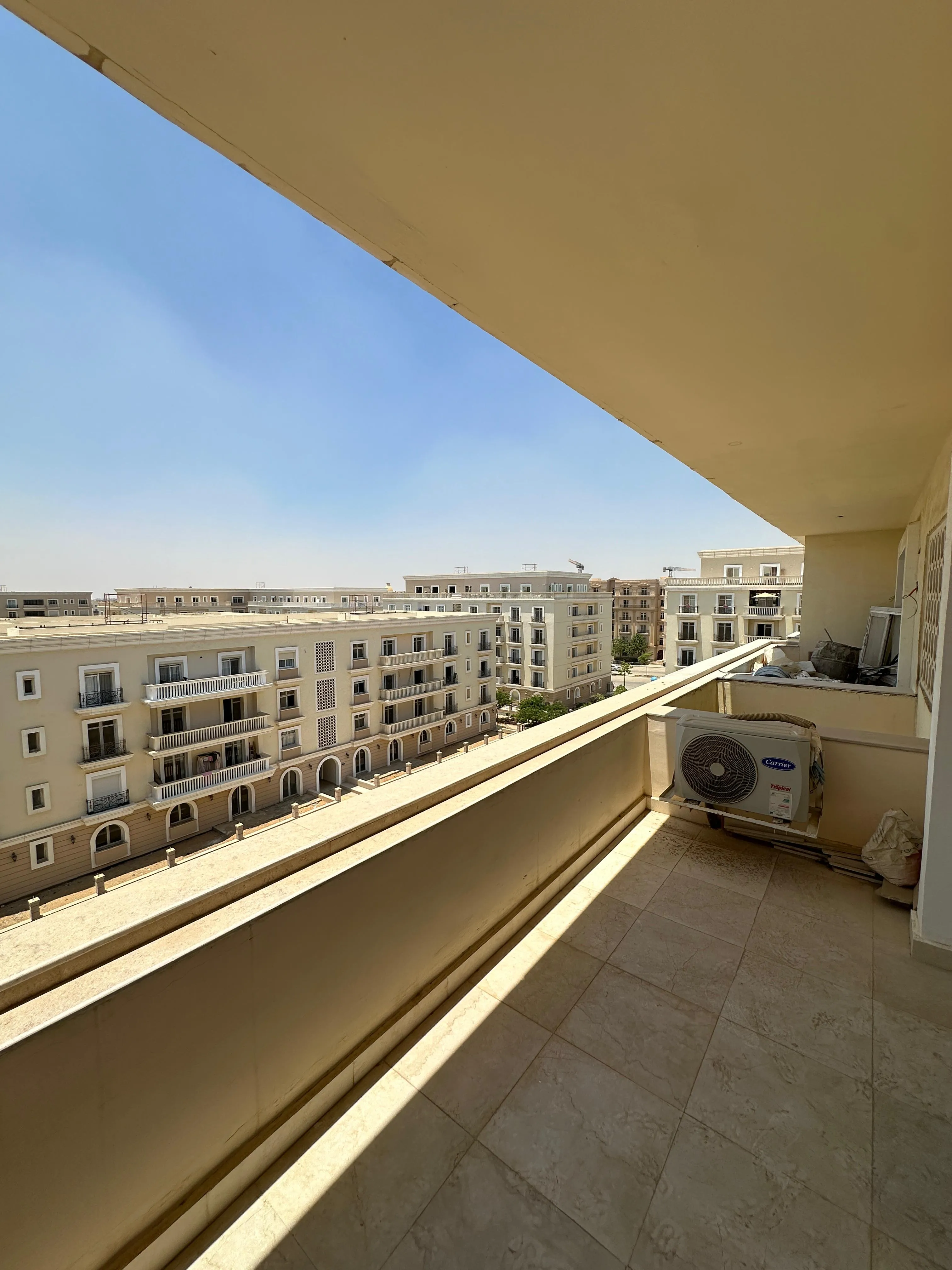  للبيع في هايد بارك في  بمساحة 0 م² تتكون من 0 غرف