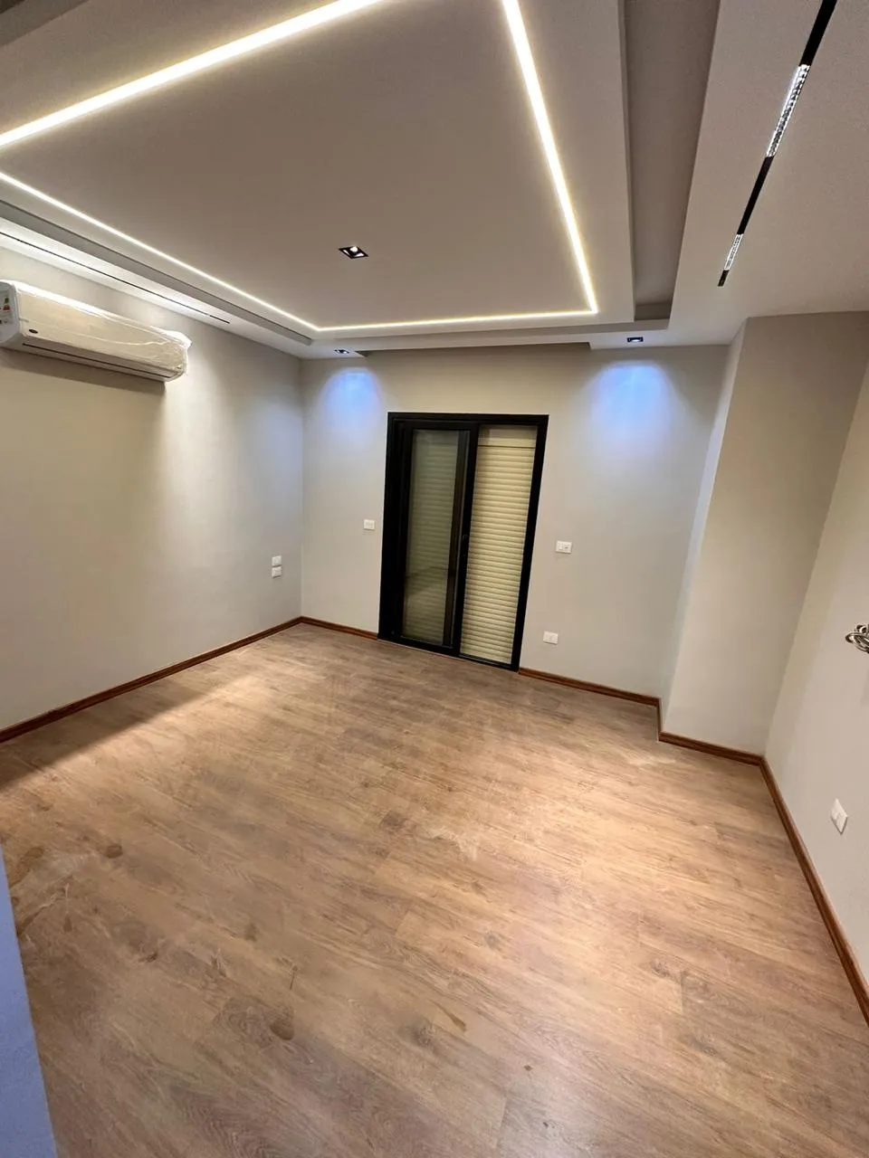 للبيع في فيليت في بمساحة 0 م² تتكون من 0 غرف