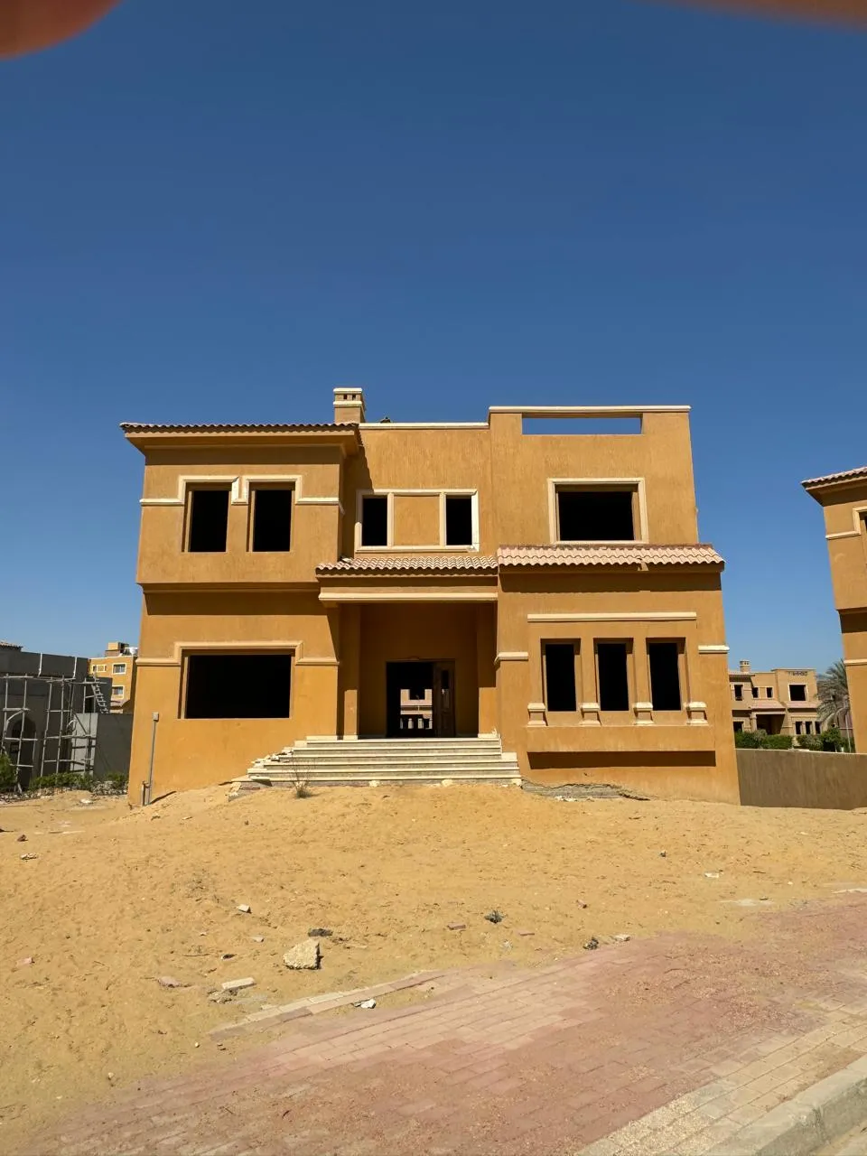 Villa for sale in Katameya Gardens in New Cairo of 892 m² with 5 bedrooms