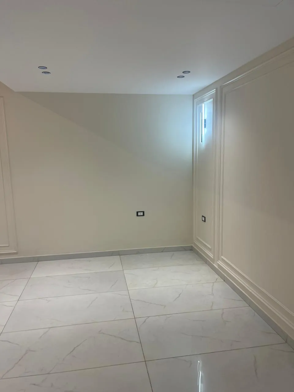 Duplex for sale in Villette in Golden Square of 318 m² with 3 bedrooms
