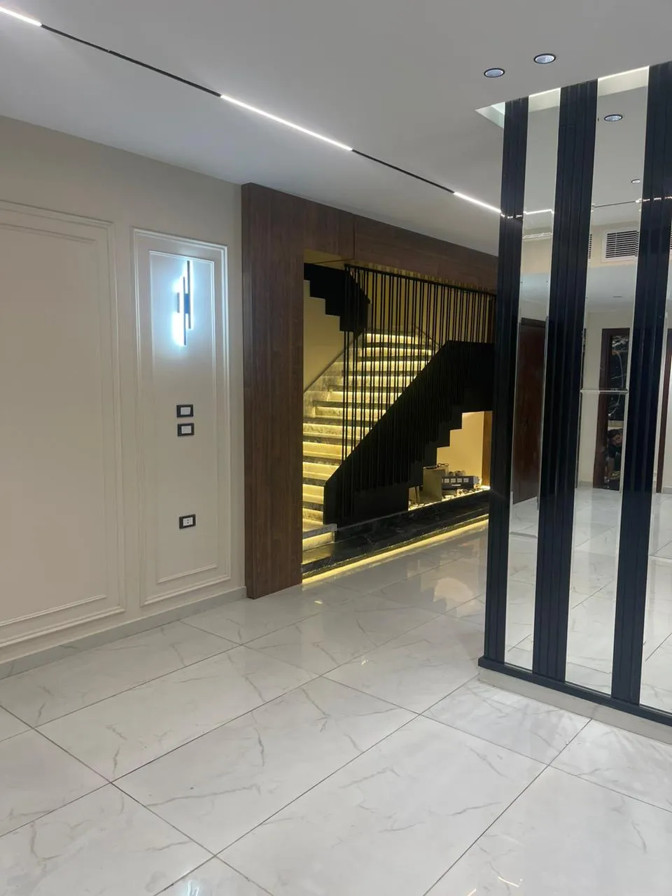 Duplex for sale in Villette in Golden Square of 318 m² with 3 bedrooms