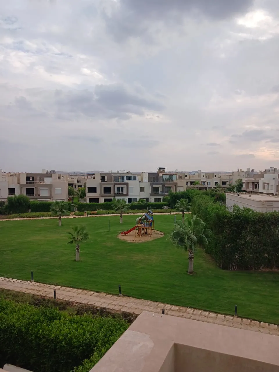 Townhouse for sale in Woodville in 6th of October City of 260 m² with 3 bedrooms