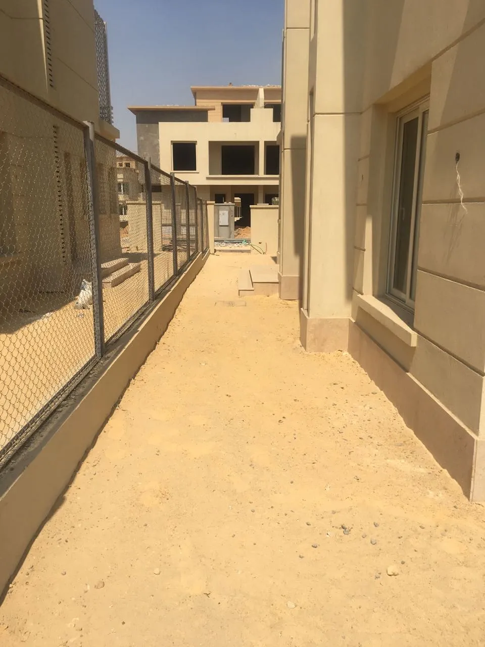  للبيع في جدار في  بمساحة 0 م² تتكون من 0 غرف