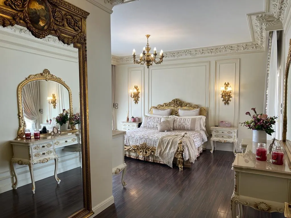 Villa for sale in El Rehab in New Cairo of 530 m² with 4 bedrooms