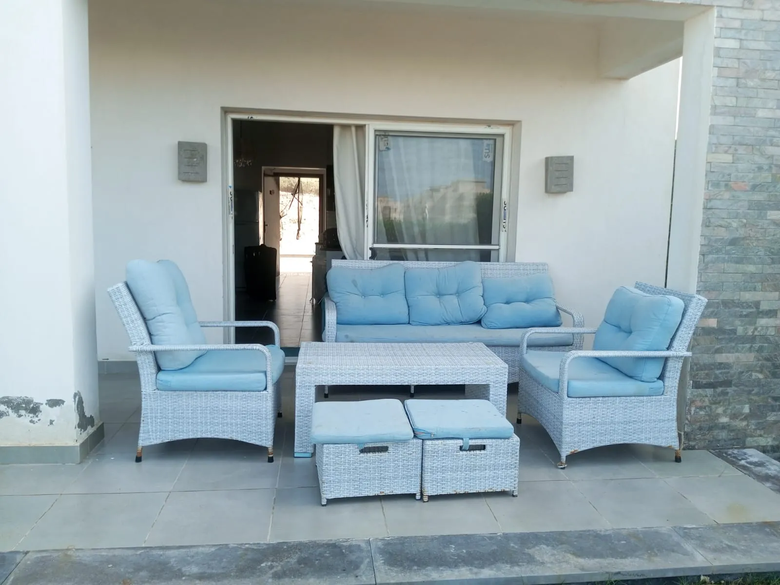 للبيع في أمواج في بمساحة 0 م² تتكون من 0 غرف