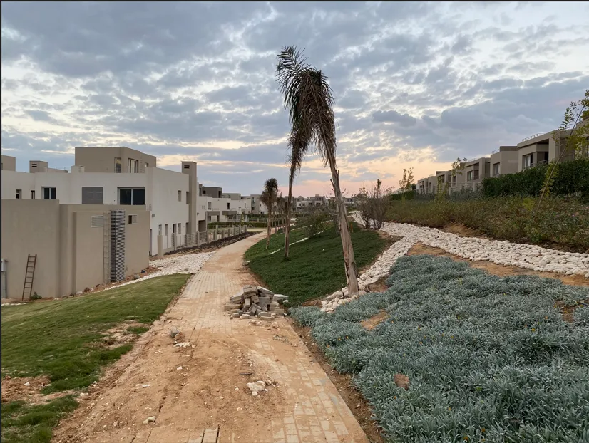 Townhouse for sale in Palm Valley in 6th of October City of 270 m² with 4 bedrooms
