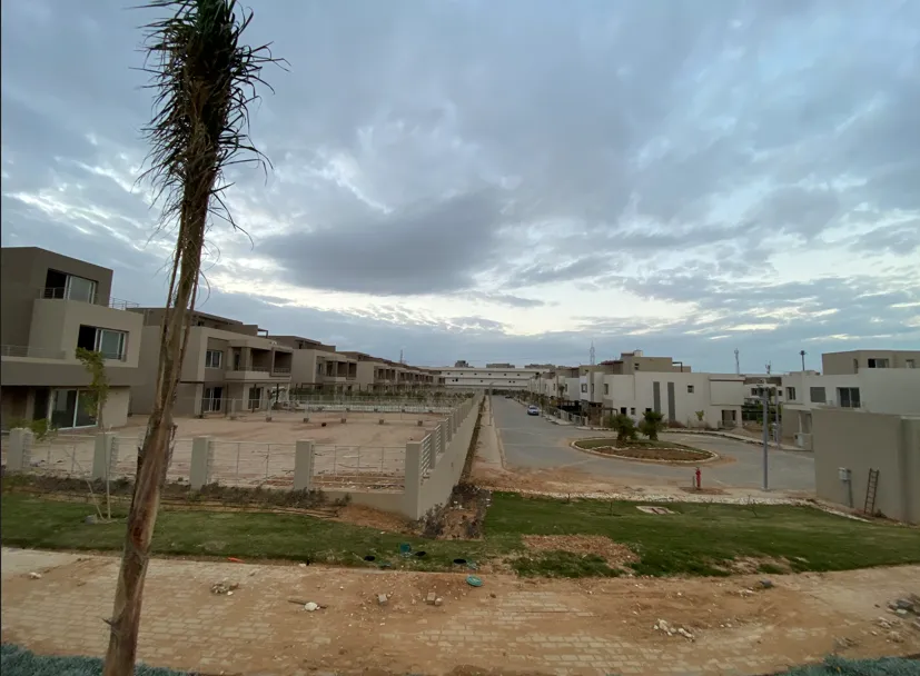 Townhouse for sale in Palm Valley in 6th of October City of 270 m² with 4 bedrooms