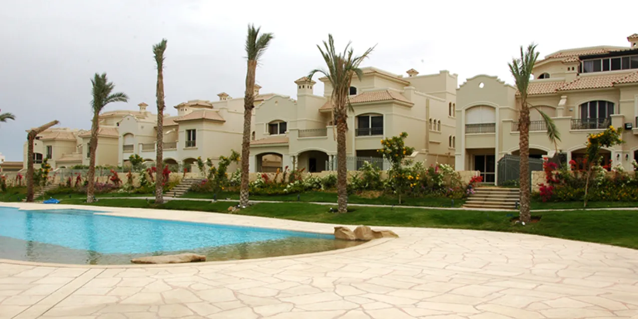 Twinhouse for sale in El Patio 1 in New Cairo of 560 m² with 3 bedrooms