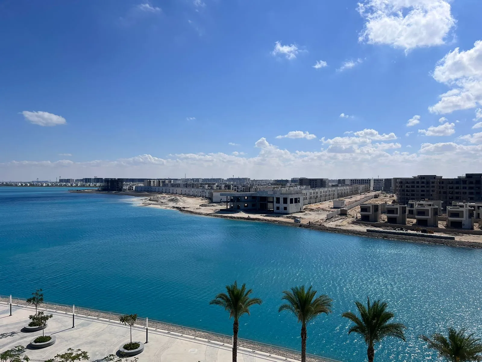  للبيع في بالم هيلز العلمين الجديدة في  بمساحة 0 م² تتكون من 0 غرف