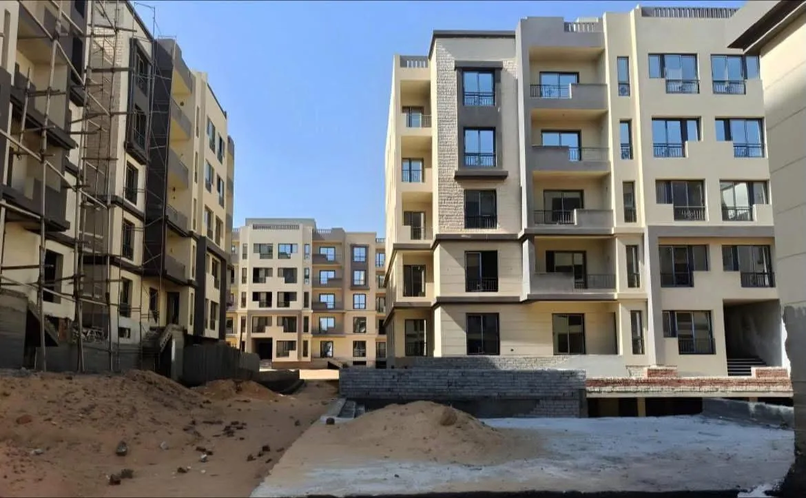  للبيع في الكا في  بمساحة 0 م² تتكون من 0 غرف