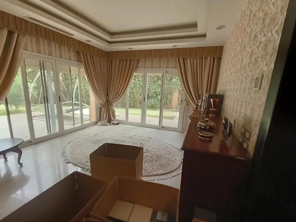 Villa for sale in Grand Residence in New Cairo of 450 m² with 7 bedrooms