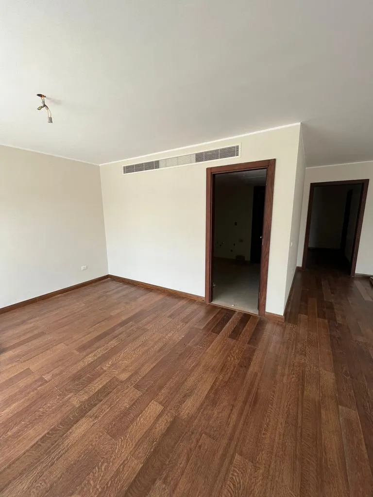  للبيع في سوليا في  بمساحة 0 م² تتكون من 0 غرف