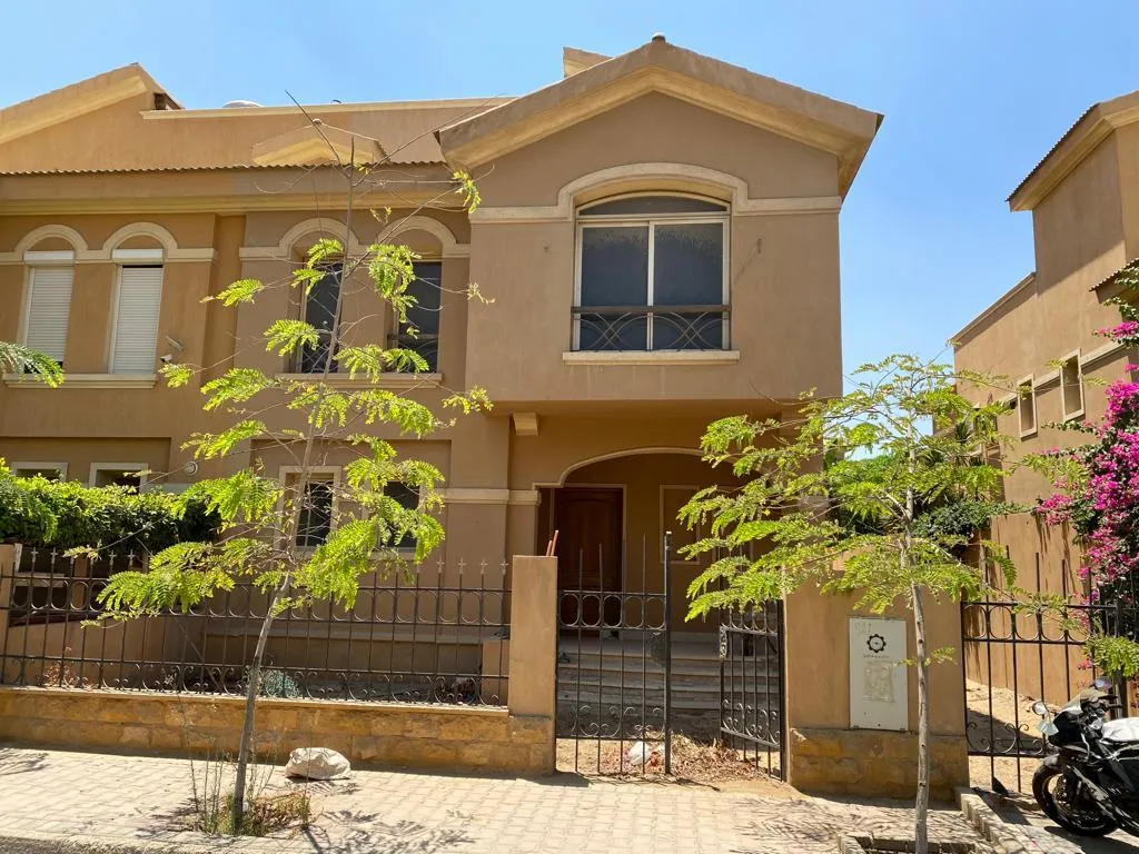 Twinhouse for sale in Dyar Park in North Investors of 299 m² with 3 bedrooms