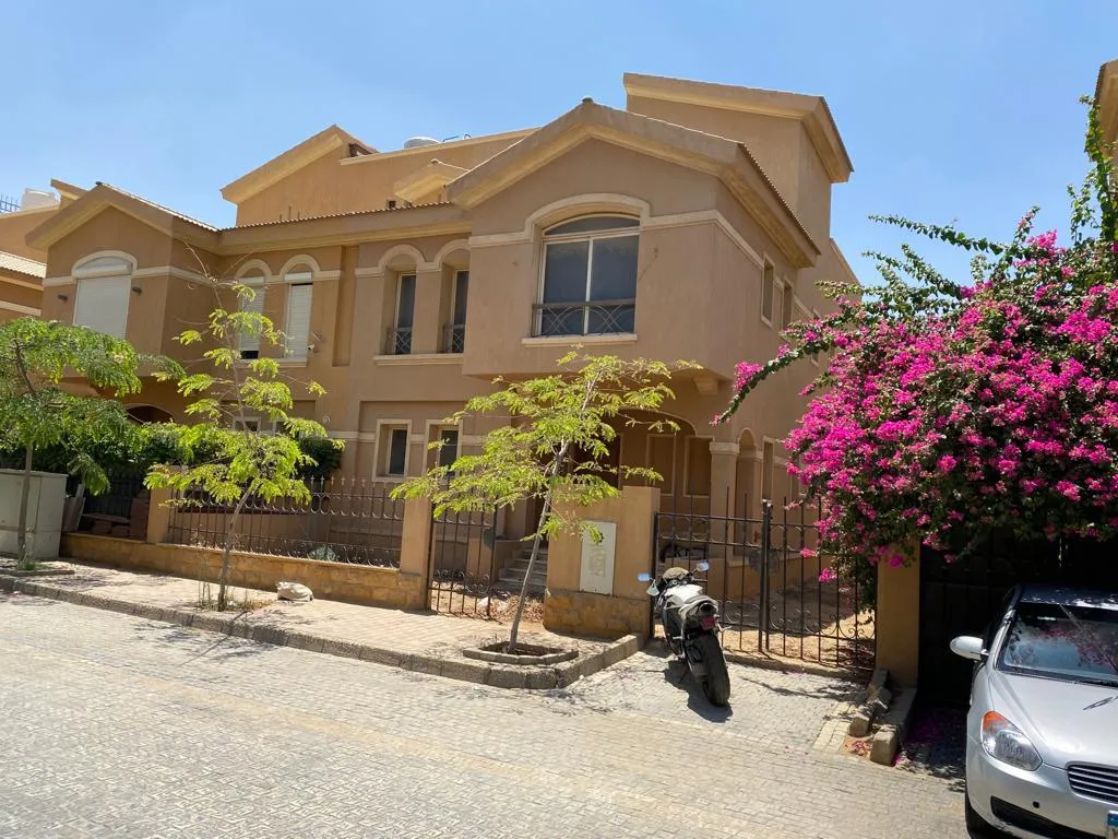 Twinhouse for sale in Dyar Park in North Investors of 299 m² with 3 bedrooms