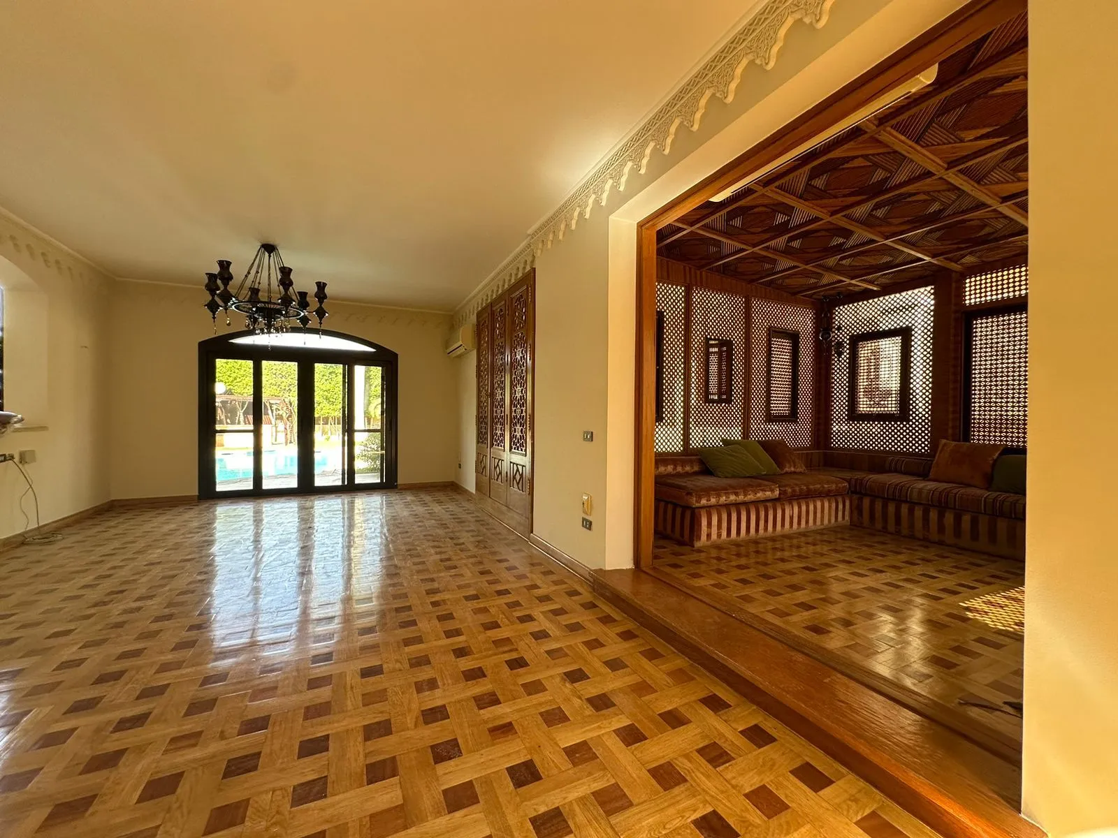 Villa for sale in Tara in El Sheikh Zayed of 570 m² with 5 bedrooms