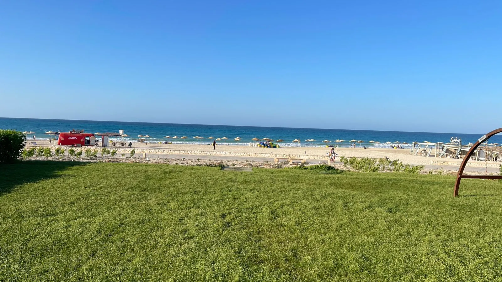  للبيع في تلال الساحل الشمالي في  بمساحة 0 م² تتكون من 0 غرف