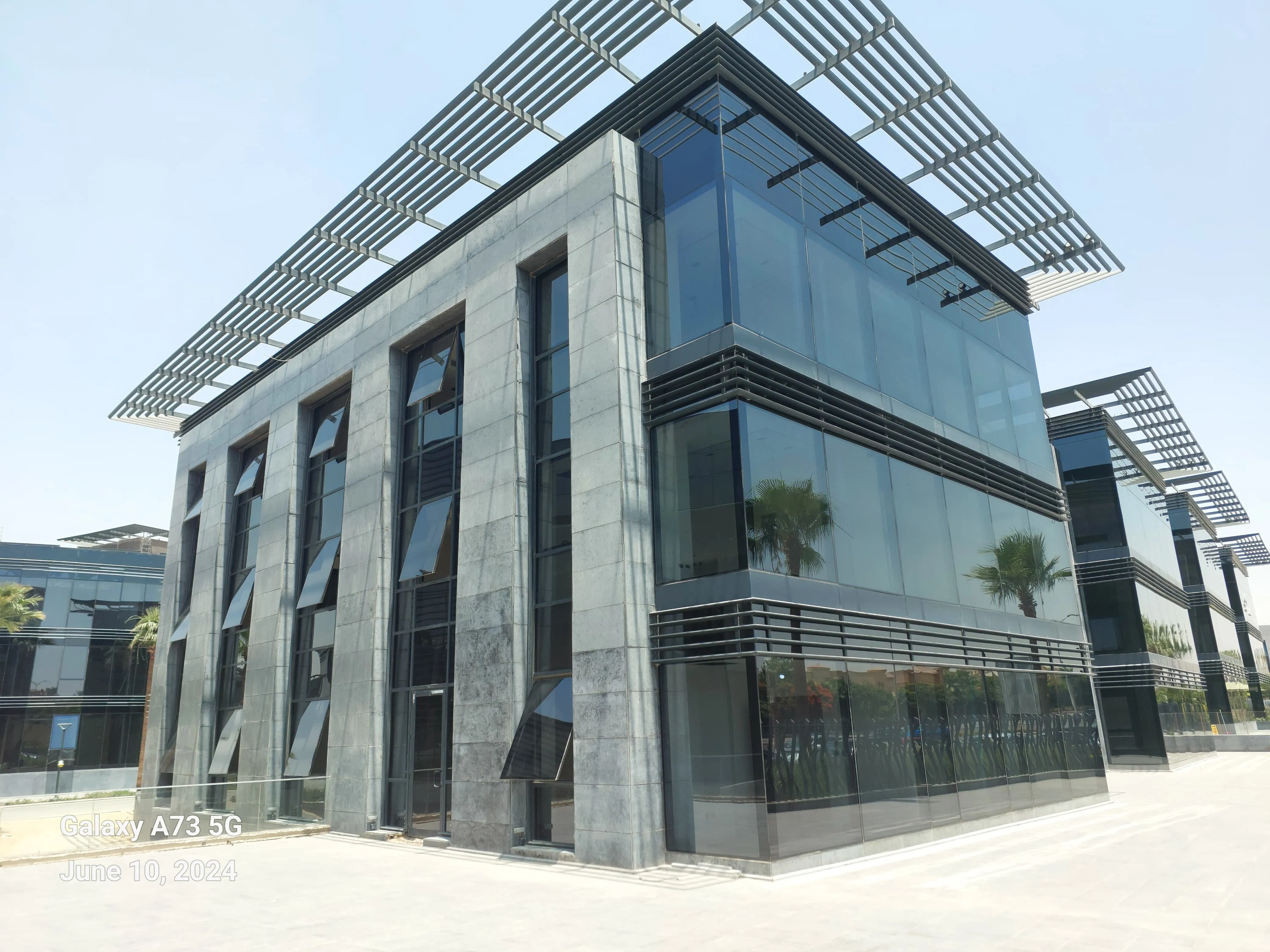 Building for sale in Cairo Business Park in New Cairo of 1060 m² with 1 bedrooms