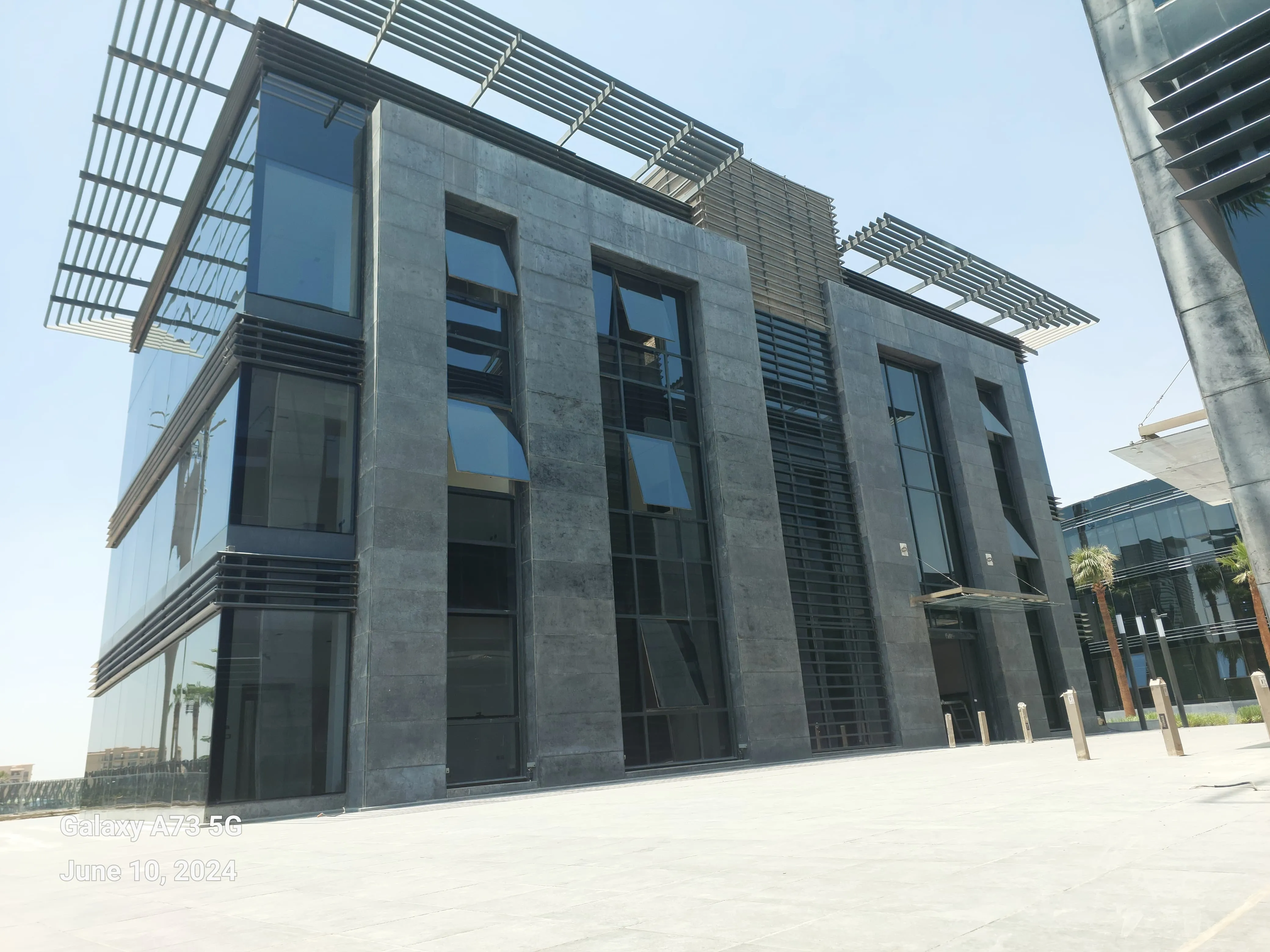 Building for sale in Cairo Business Park in New Cairo of 1060 m² with 1 bedrooms