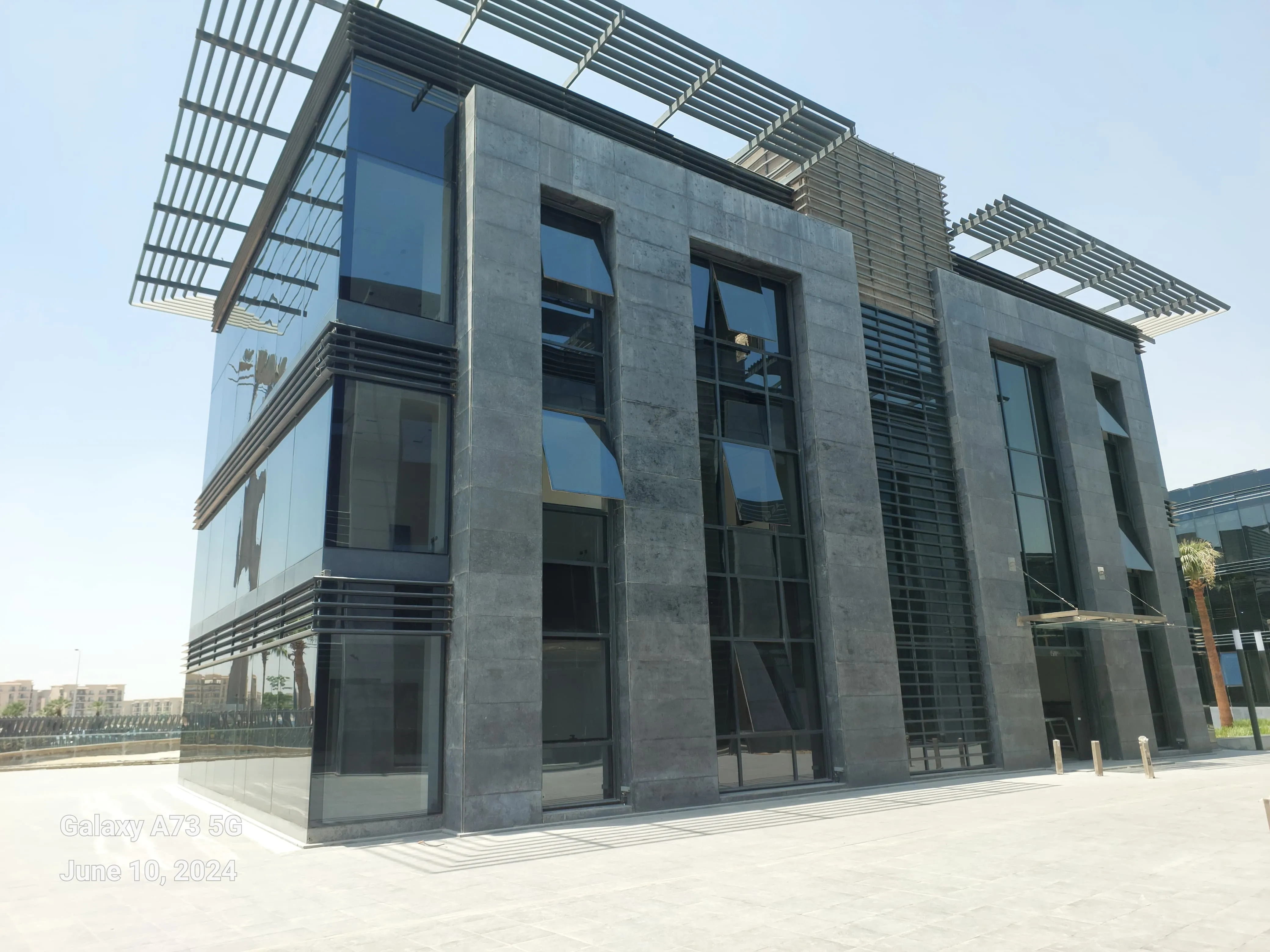 Building for sale in Cairo Business Park in New Cairo of 1060 m² with 1 bedrooms