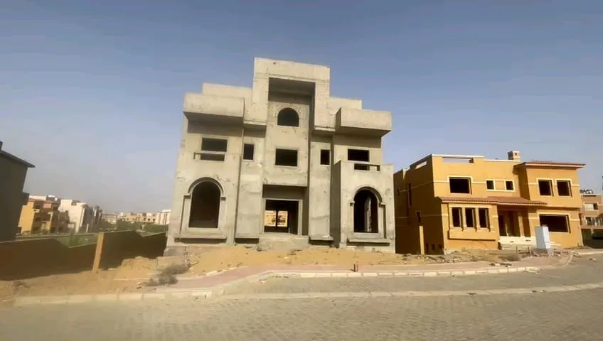 Villa for sale in Katameya Gardens in New Cairo of 1745 m² with 12 bedrooms