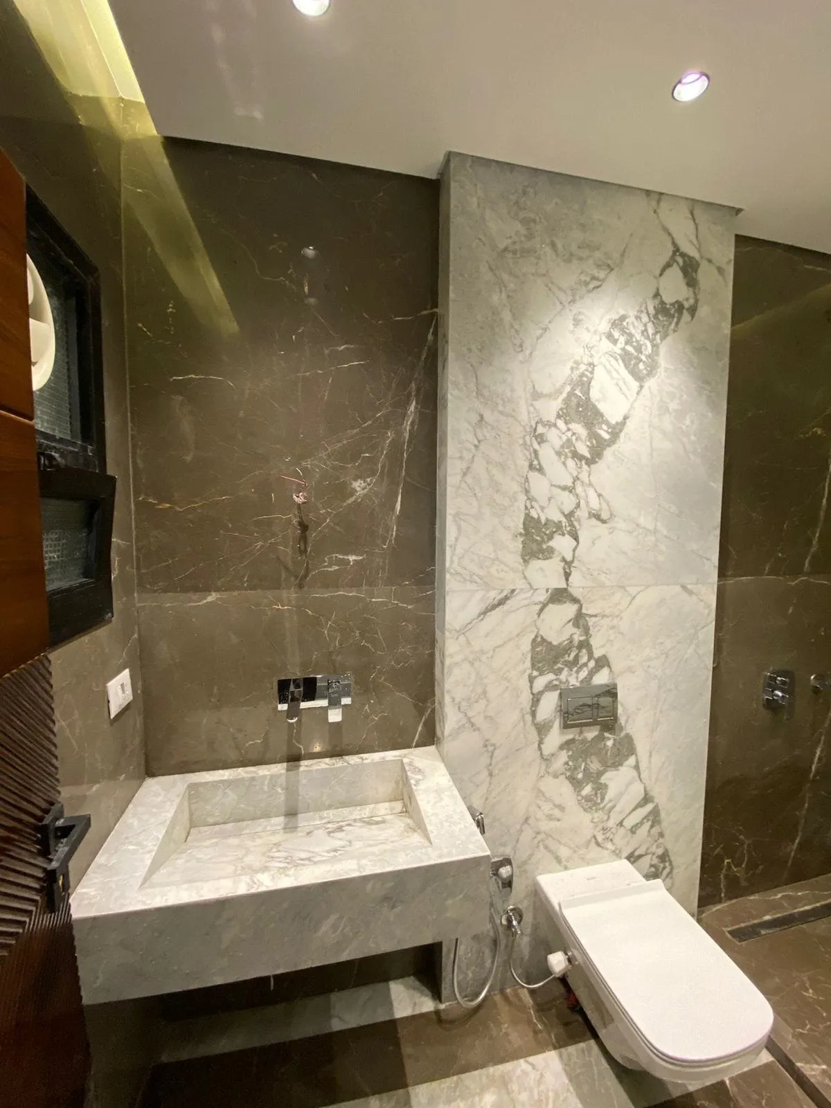 Apartment for sale in West ElGolf in New Cairo of 240 m² with 3 bedrooms