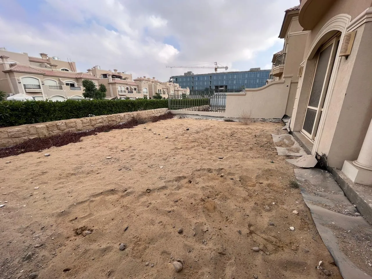 Twinhouse for sale in El Patio Oro in New Cairo of 295 m² with 3 bedrooms