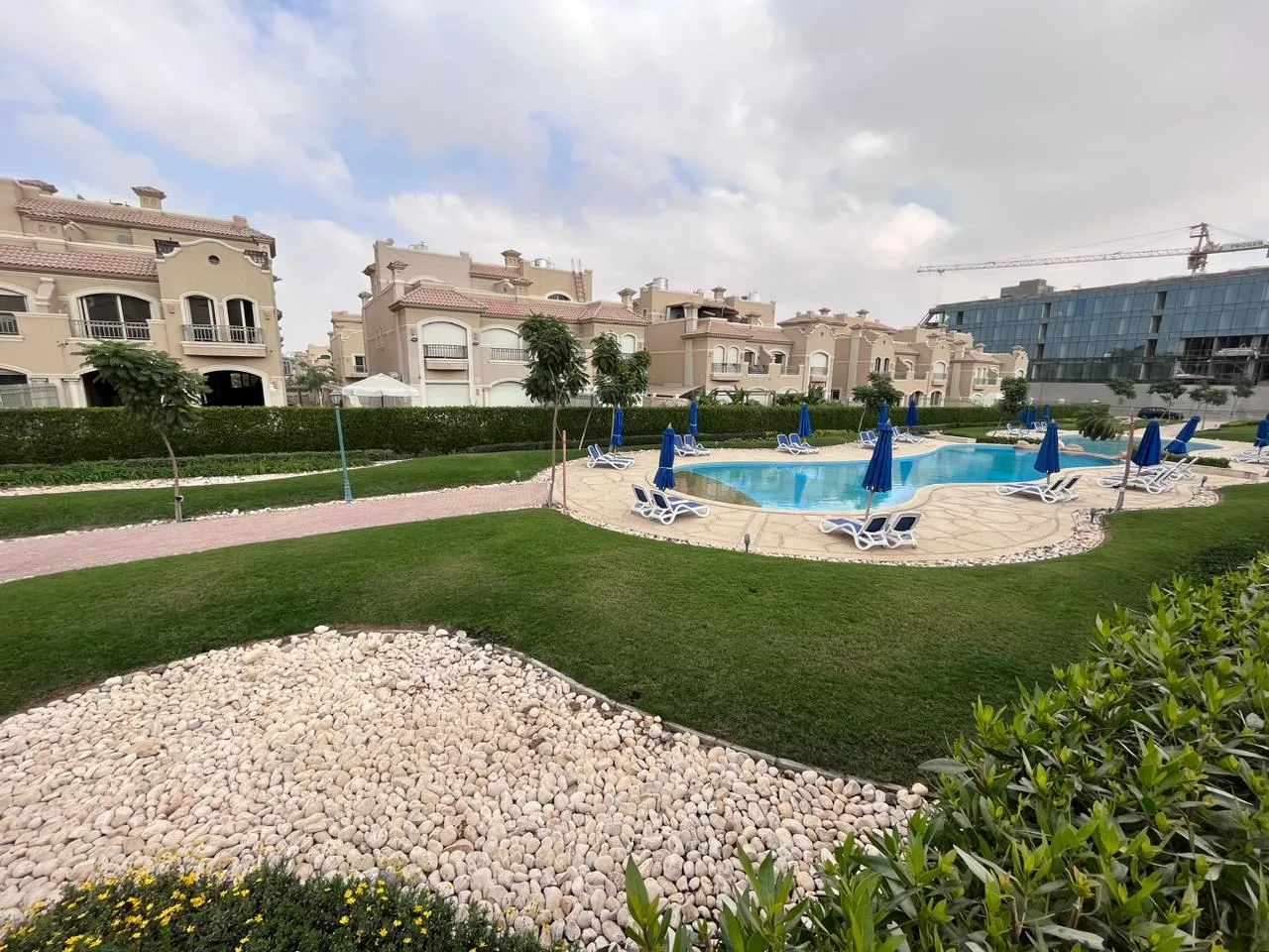Twinhouse for sale in El Patio Oro in New Cairo of 295 m² with 3 bedrooms