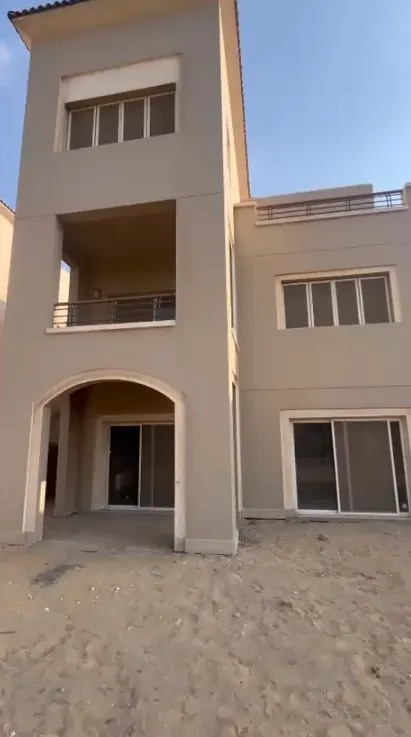  للبيع في أب تاون كايرو في  بمساحة 0 م² تتكون من 0 غرف