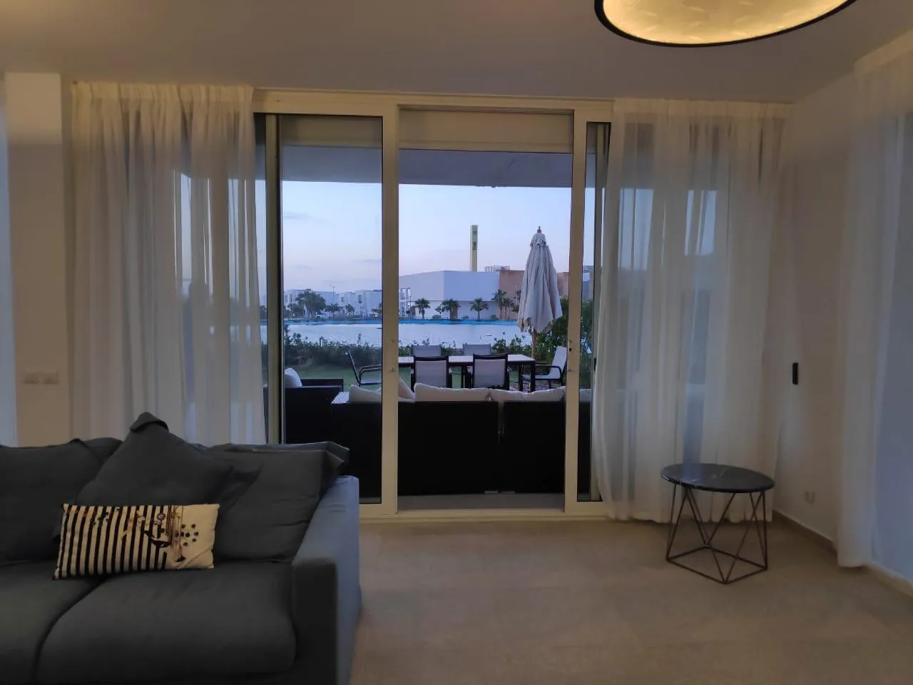  للبيع في سيشيل سيدي عبد الرحمن  في  بمساحة 0 م² تتكون من 0 غرف