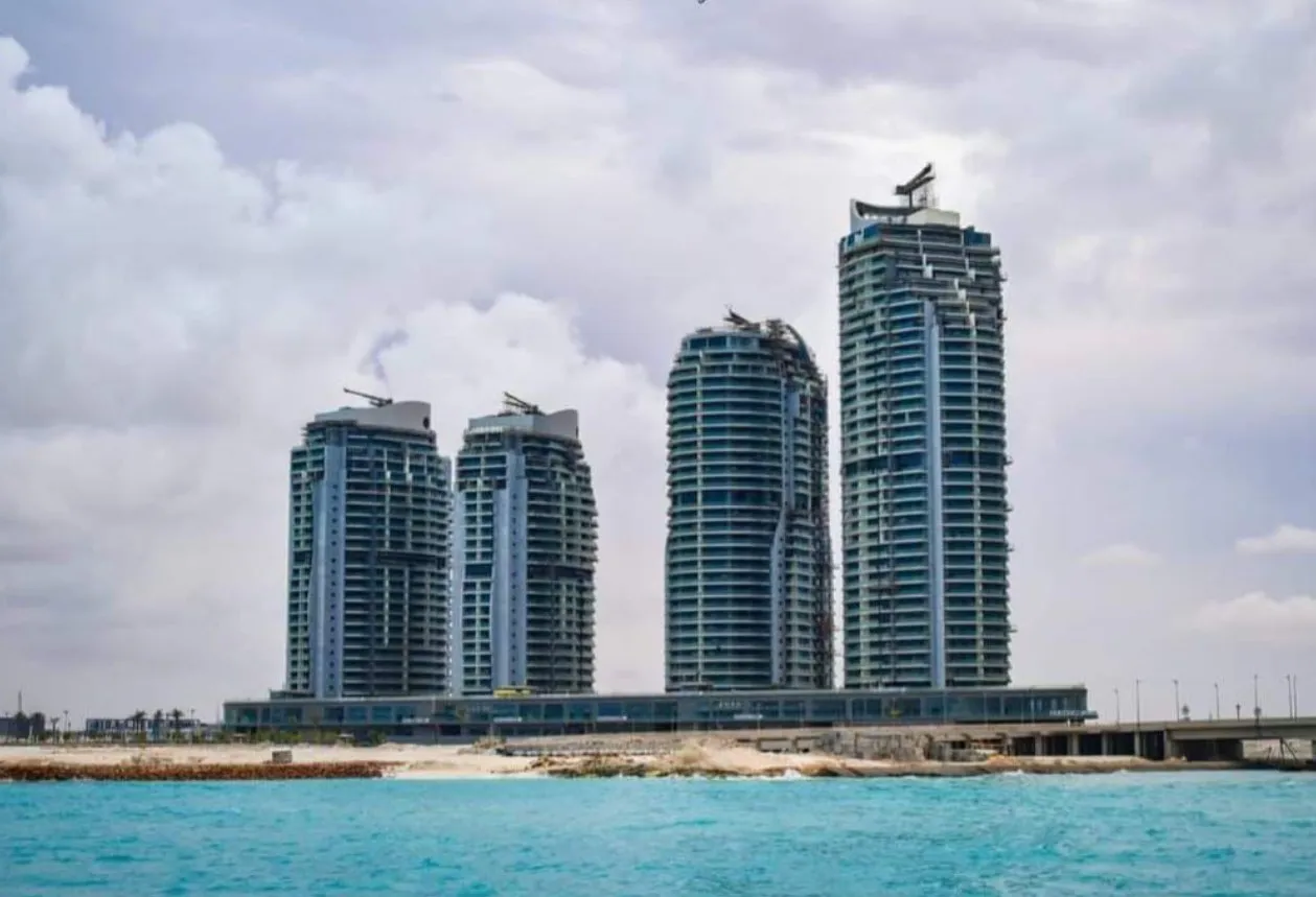 Chalet for sale in Beach Front Towers in Al Alamein of 154 m² with 1 bedrooms