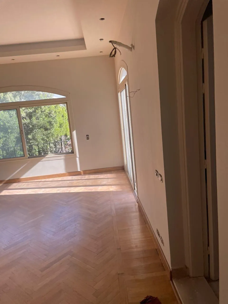 Villa for sale in Royal Hills in 6th of October City of 350 m² with 4 bedrooms