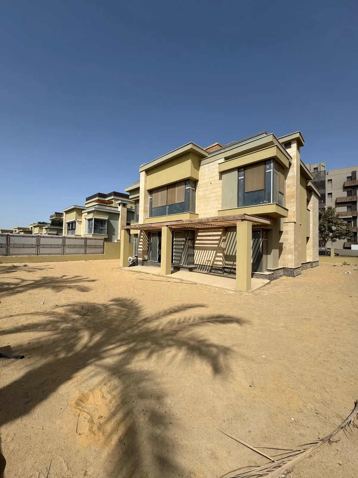  للبيع في فيليت في  بمساحة 0 م² تتكون من 0 غرف