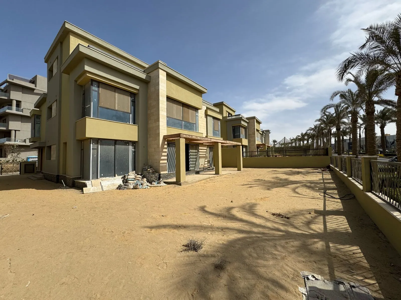  للبيع في فيليت في  بمساحة 0 م² تتكون من 0 غرف