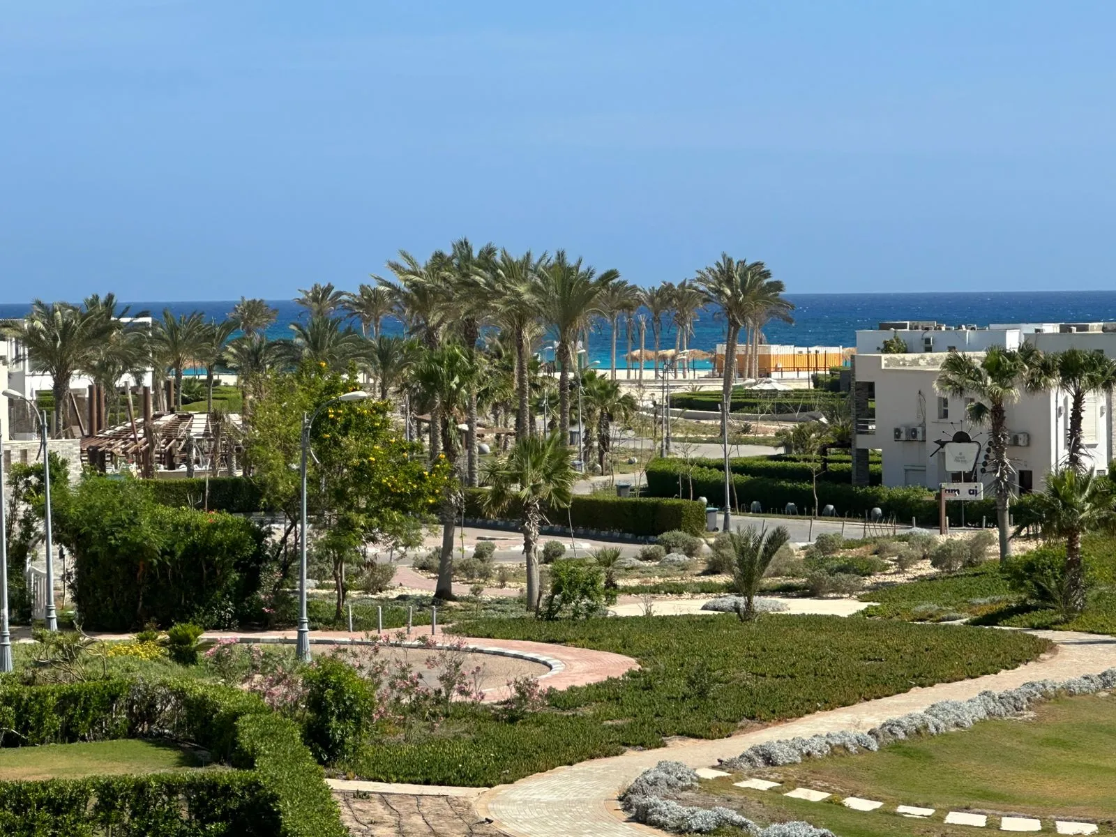  للبيع في أمواج في  بمساحة 0 م² تتكون من 0 غرف