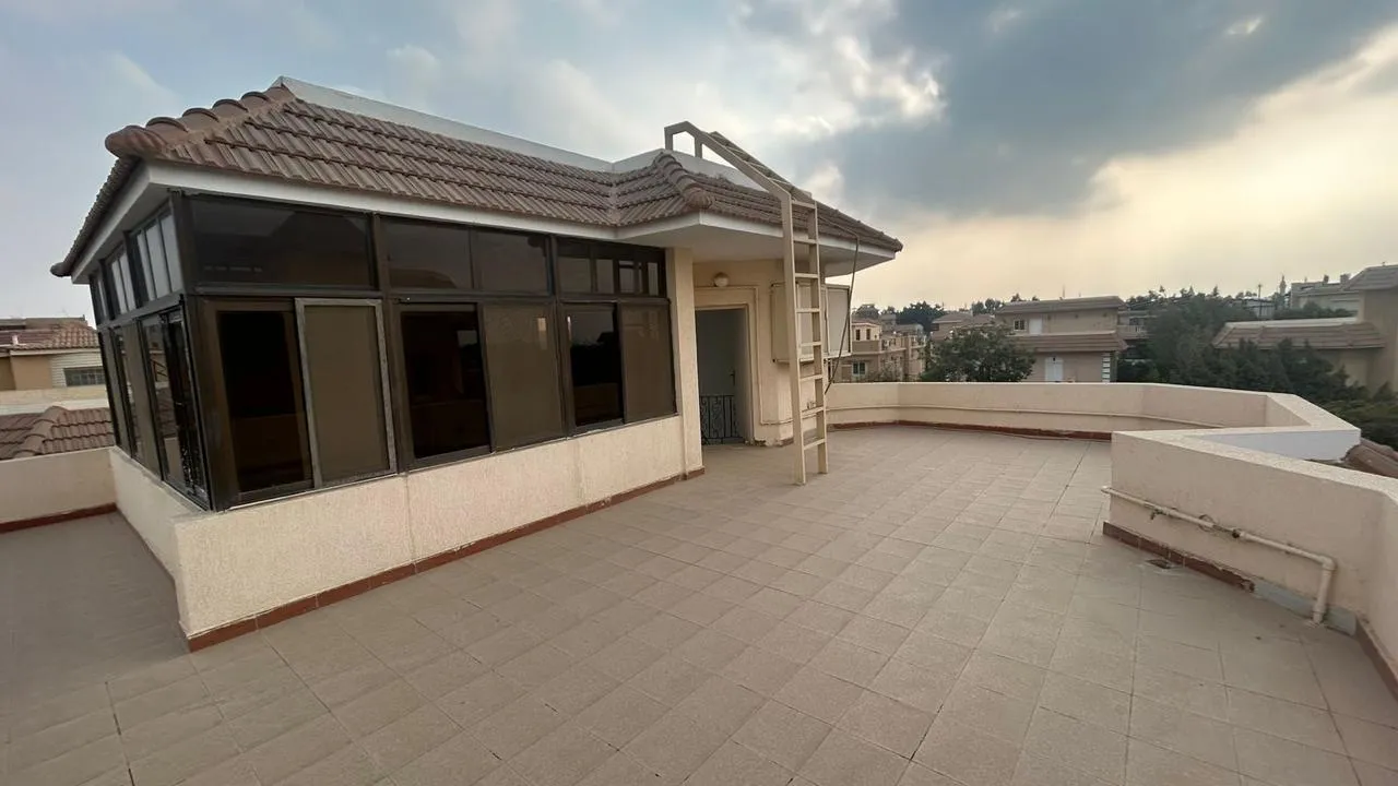 Villa for sale in Mena Garden City in 6th of October City of 268 m² with 4 bedrooms
