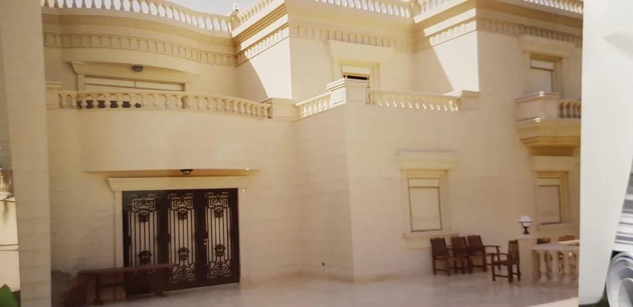 Villa for sale in Mena Garden City in 6th of October City of 800 m² with 7 bedrooms