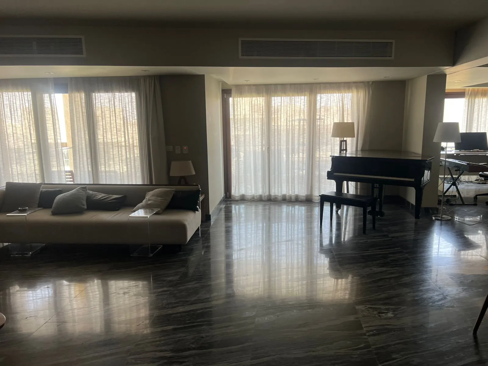 Penthouse for sale in Pyramids Heights in El Sheikh Zayed of 339 m² with 3 bedrooms
